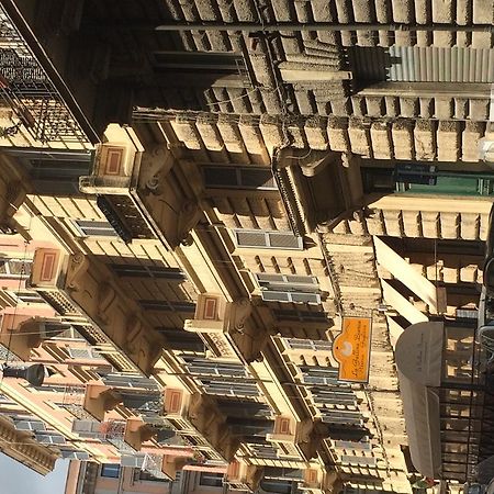 Casa Vacanza Colosseo Roma Eksteriør bilde