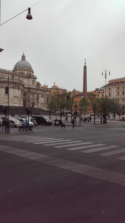 Casa Vacanza Colosseo Roma Eksteriør bilde
