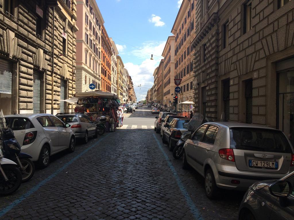 Casa Vacanza Colosseo Roma Eksteriør bilde